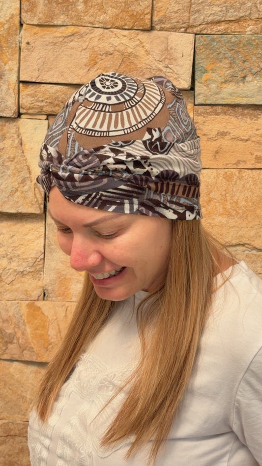 Turbante entrelazado Cafes
