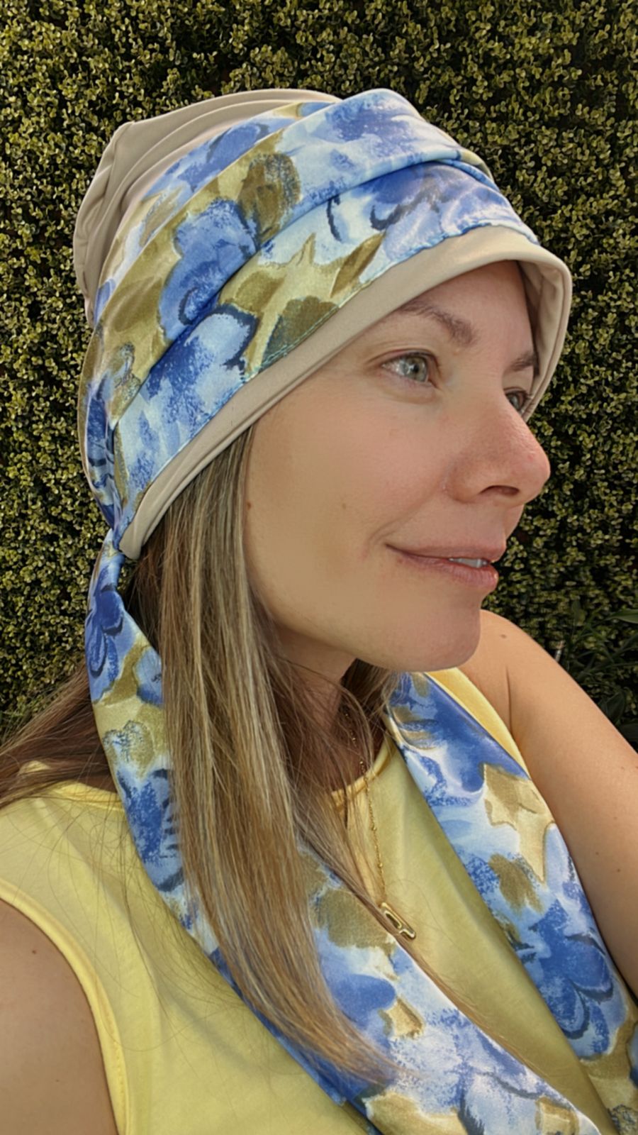 Turbante Tiras Largas Beige con Azul